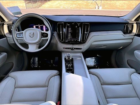 Used 2023 Volvo XC60 T8 Ultimate w/ Climate Package image 18