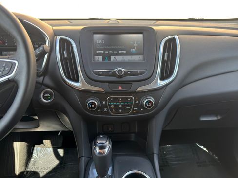 Used 2018 Chevrolet Equinox LT FWD image 21