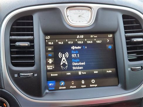 Used 2021 Chrysler 300 Touring w/ Sport Appearance Package image 17