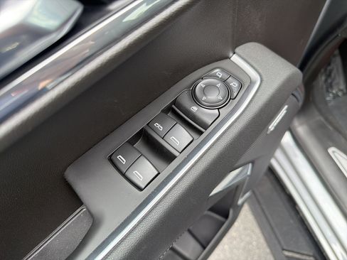 Used 2026 Chevrolet Silverado 1500 LT Trail Boss w/ LT Trail Boss Premium Package AWD/4WD image 16