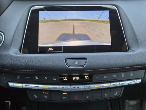 Used 2022 Cadillac XT4 Sport w/ Comfort Package FWD image 18