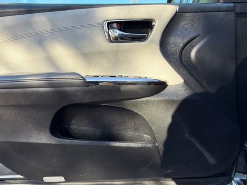 Used 2017 Toyota Avalon XLE w/ Carpet Mat Package image 41