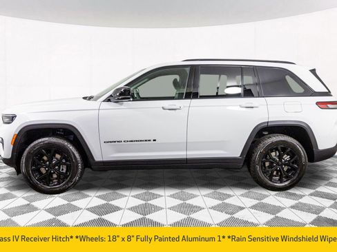 New 2025 Jeep Grand Cherokee Laredo image 14