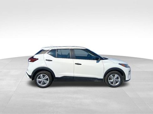 Used 2024 Nissan Kicks S image 5