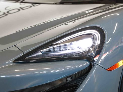 Used 2019 McLaren 600LT RWD image 37