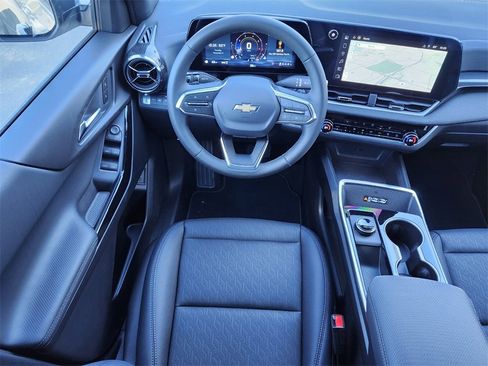 New 2026 Chevrolet Equinox LT w/ Convenience Package II image 13