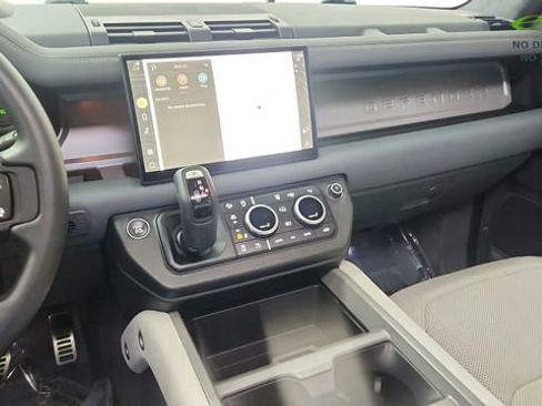 Used 2025 Land Rover Defender 110 X image 43