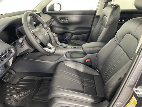 New 2026 Honda HR-V EX-L image 2