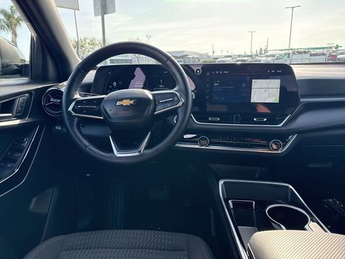 Used 2025 Chevrolet Equinox LT image 21