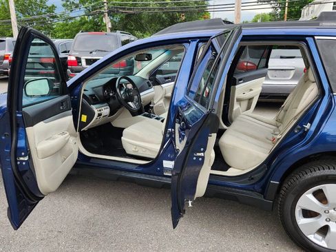 Used 2011 Subaru Outback 2.5i Premium image 22
