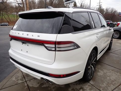 New 2025 Lincoln Aviator Black Label w/ Jet Appearance Package image 6