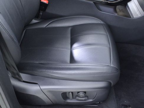 Used 2023 Land Rover Range Rover Evoque R-Dynamic SE image 15