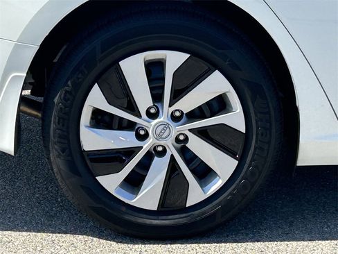 Used 2025 Nissan Altima 2.5 S image 7