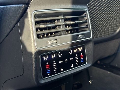 Used 2021 Audi Q8 Premium Plus image 27