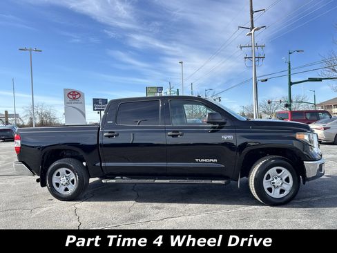 Used 2018 Toyota Tundra SR5 w/ SR5 Upgrade Package image 2