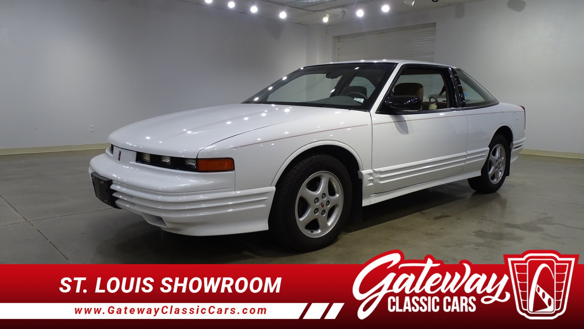 Used 1997 Oldsmobile Cutlass Supreme SL FWD image 1