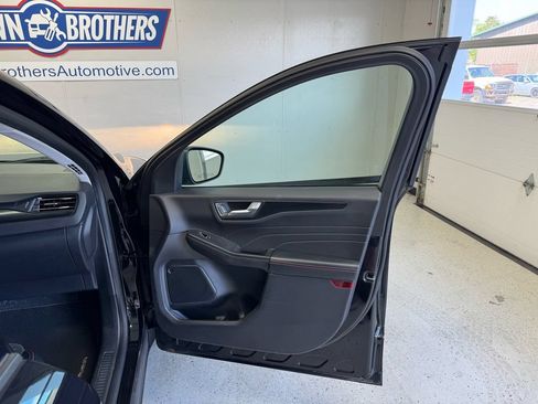 Used 2021 Ford Escape SEL w/ SEL Stealth AWD Package image 29