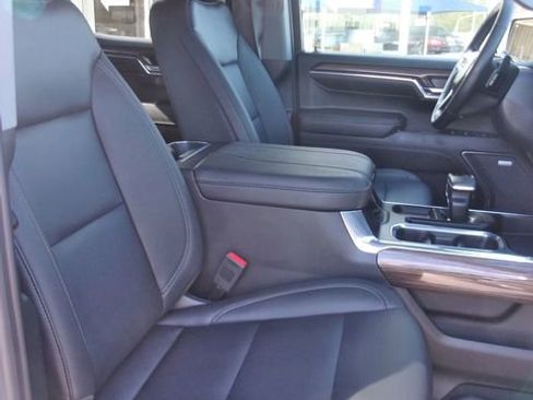 Used 2024 Chevrolet Silverado 1500 LT Trail Boss w/ LT Trail Boss Premium Package AWD/4WD image 34