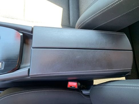 Used 2025 Nissan Rogue SV FWD image 27