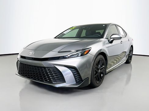 Used 2025 Toyota Camry SE w/ Multimedia Upgrade Package image 10