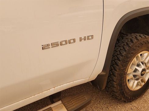 Used 2024 Chevrolet Silverado 2500 LT w/ Convenience Package image 13