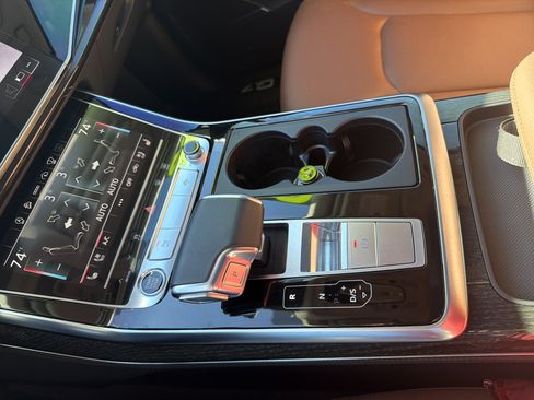 Used 2022 Audi Q7 3.0T Prestige image 9