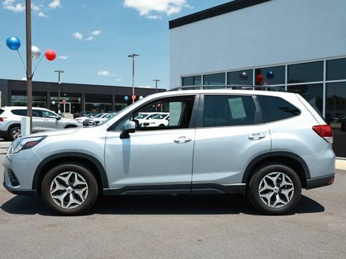 Used 2024 Subaru Forester Premium AWD/4WD image 5