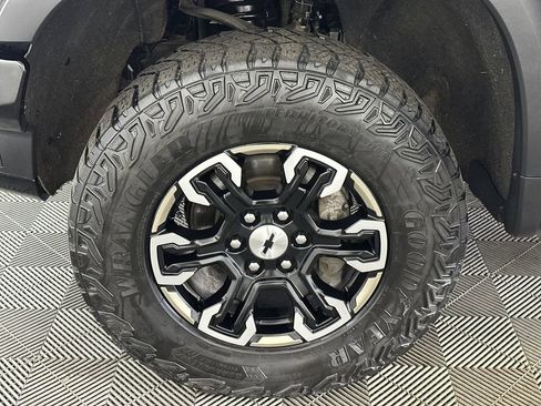 Certified 2023 Chevrolet Silverado 1500 ZR2 w/ Technology Package AWD/4WD image 36