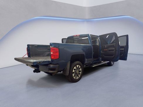 Used 2017 Chevrolet Silverado 2500 High Country AWD/4WD image 14