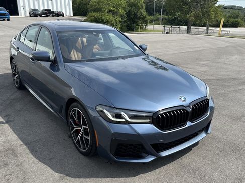 Used 2023 BMW 540i xDrive w/ M Sport Package AWD/4WD image 2