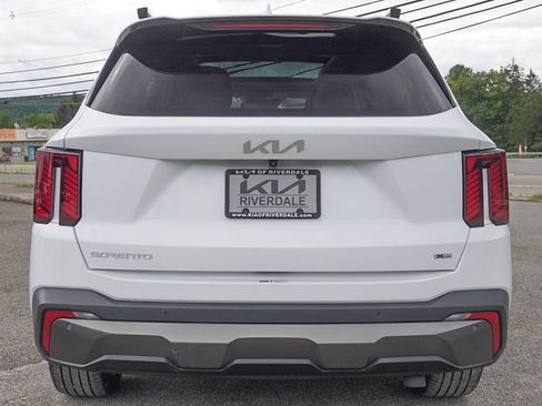 Used 2024 Kia Sorento SX AWD/4WD image 15