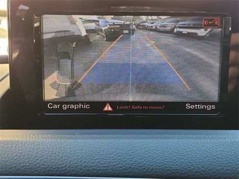 Used 2018 Audi Q3 2.0T Premium w/ Convenience Package image 14