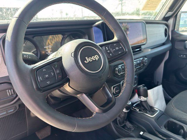 Used 2024 Jeep Wrangler Unlimited w/ Convenience Group AWD/4WD image 10
