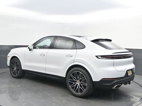 New 2025 Porsche Cayenne image 3