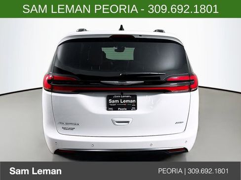 New 2026 Chrysler Pacifica Pinnacle image 6