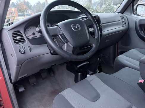 Used 2004 MAZDA B-Series Pickup 4x4 Cab Plus B4000 w/ Convenience Pkg image 9