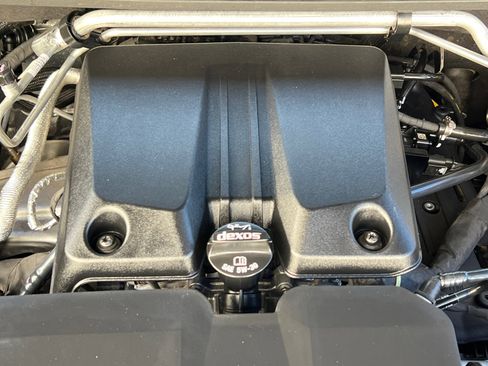 Used 2023 Chevrolet Colorado Z71 w/ Z71 Convenience Package 2 image 22