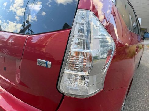 Used 2012 Toyota Prius V Two FWD image 17
