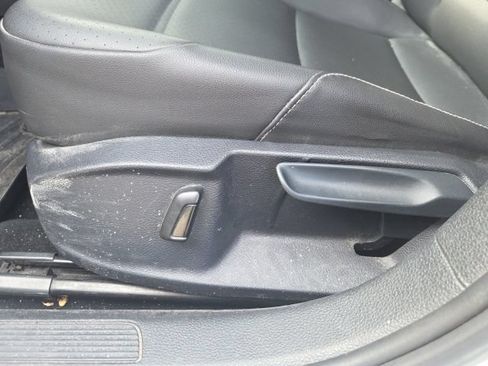 Used 2015 Volkswagen Golf S FWD image 24