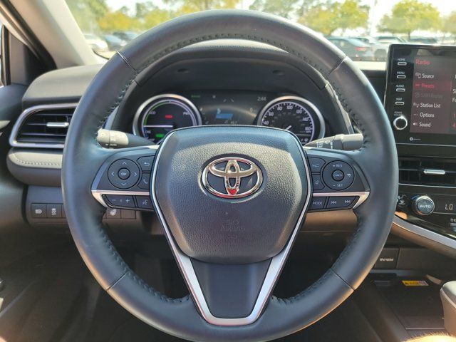Used 2022 Toyota Camry XLE w/ Cold Weather Package FWD image 16