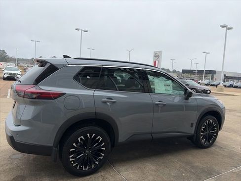 New 2026 Nissan Rogue SV image 4