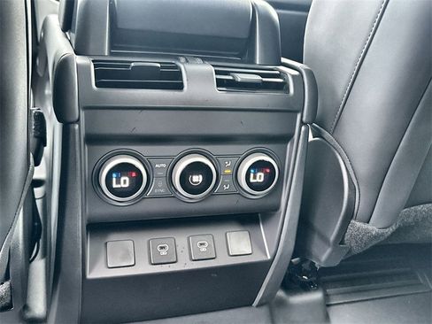 Used 2025 Land Rover Defender 110 S image 16