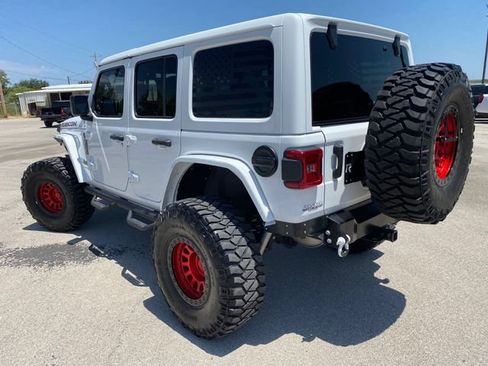 Used 2023 Jeep Wrangler Unlimited Rubicon w/ LED Lighting Group AWD/4WD image 4