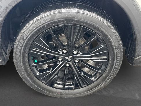 Used 2022 Mitsubishi Eclipse Cross LE image 12