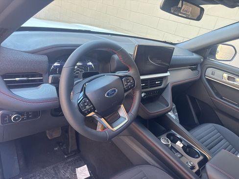 New 2026 Ford Explorer ST-Line w/ ST-Line Street Pack image 11