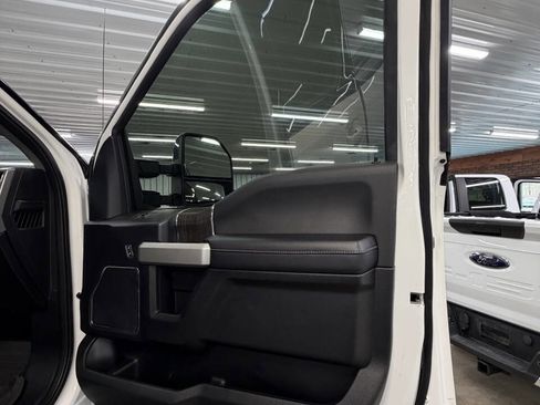 Used 2021 Ford F250 Lariat image 31