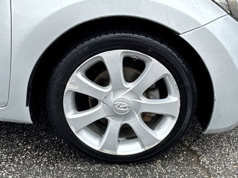 Used 2013 Hyundai Elantra Limited w/ Technology Pkg image 12