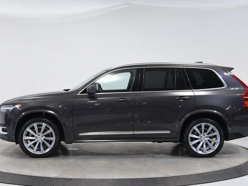 Used 2023 Volvo XC90 B6 Plus image 7