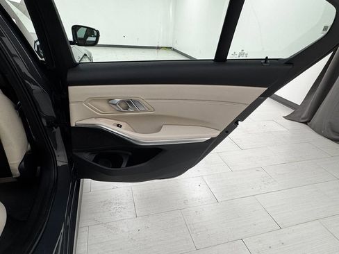 Used 2023 BMW 330i xDrive Sedan w/ Premium Package image 15