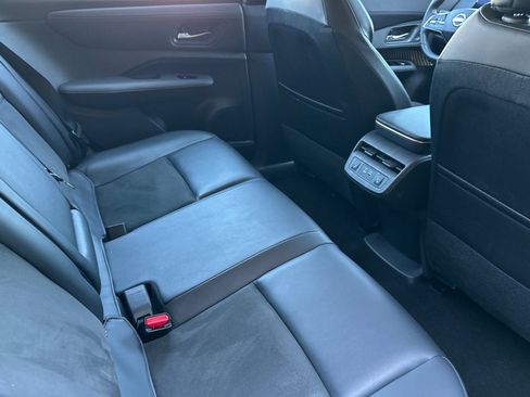 Used 2023 Nissan Ariya FWD image 19